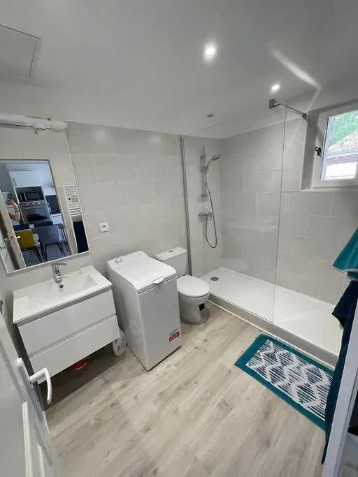 Апартаменты Appartement+Terrasse En Provence Dans Le Luberon Апт
